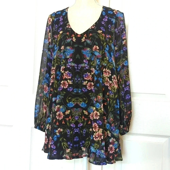 Show Me Your Mumu Donna Michelle Tunic - Picture 4 of 10